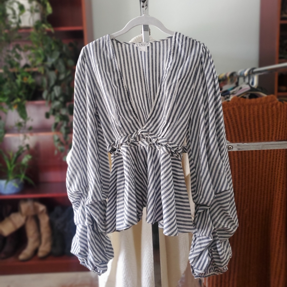 Renaissance V-neck Billowy Blouse